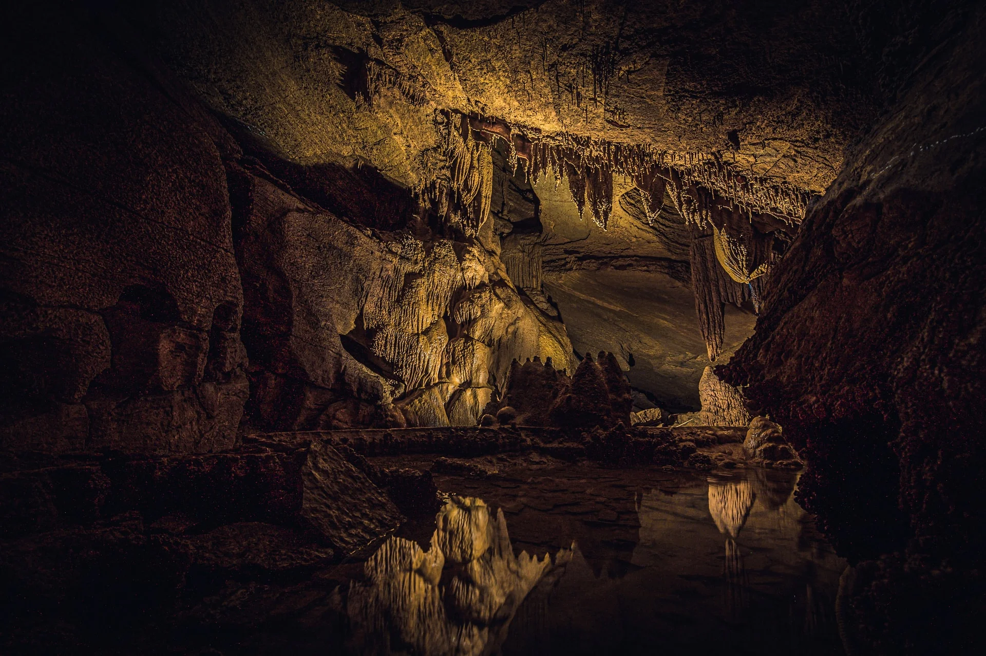 The 4 Caves in Missouri You Need to Explore